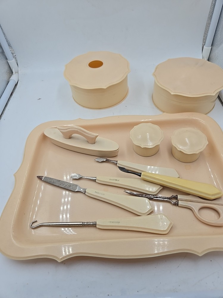 When Backlite Celiod vanity set