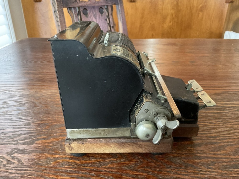 Antique 1916 Marchant Adding Calculating Machine