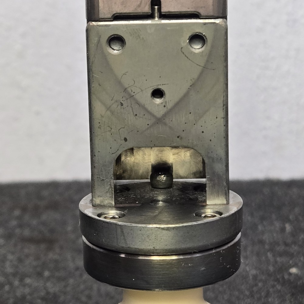 Rigaku Cathode/Filament Holder TTRAX III