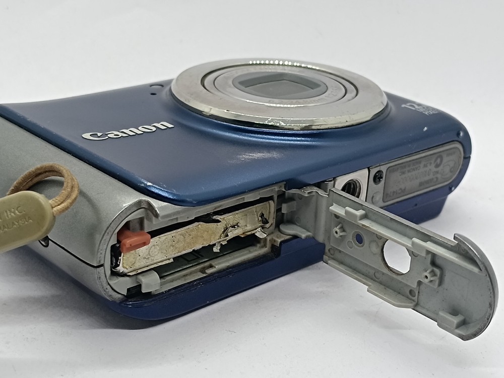 Canon Digital Camera Blue Untested