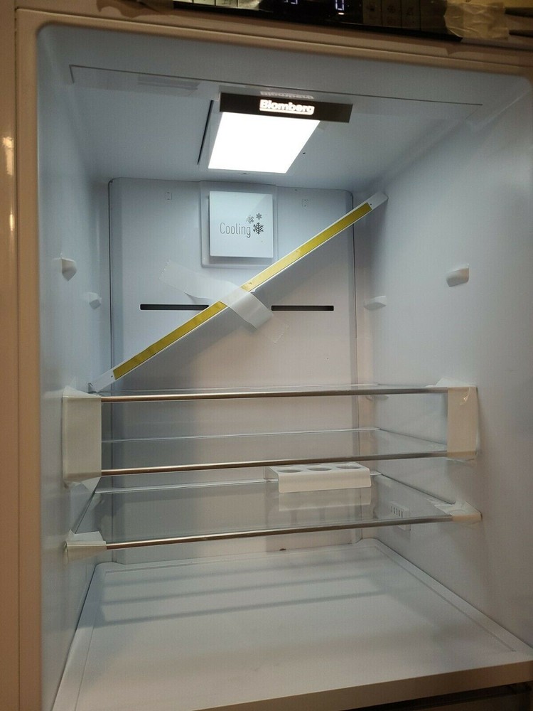 Blomberg BRFB1052FFBI2 22 Inch Bottom Freezer Refrigerator