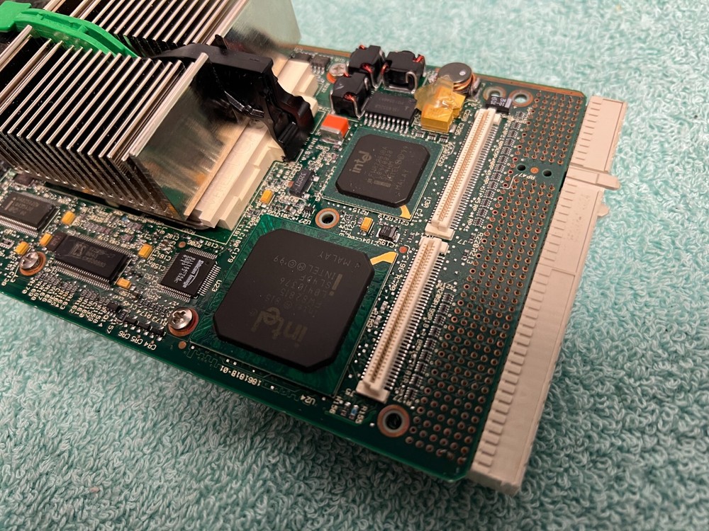 (LotNI027) NATIONAL INSTRUMENTS NI PXI-8174 Embedded Controller Computer 6GB HDD