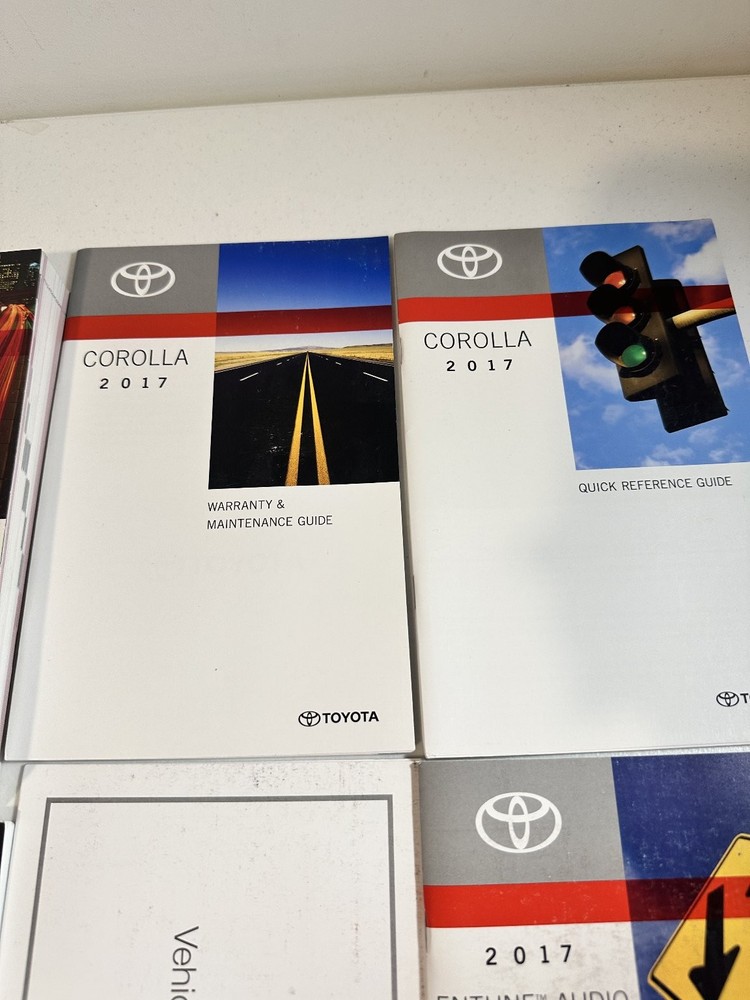 2017 Toyota Corolla Owner's Manual Set