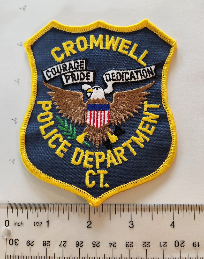 CROMWELL CONNECTICUT Police Shoulder Patch EAGLE COURAGE PRIDE DEDICATION