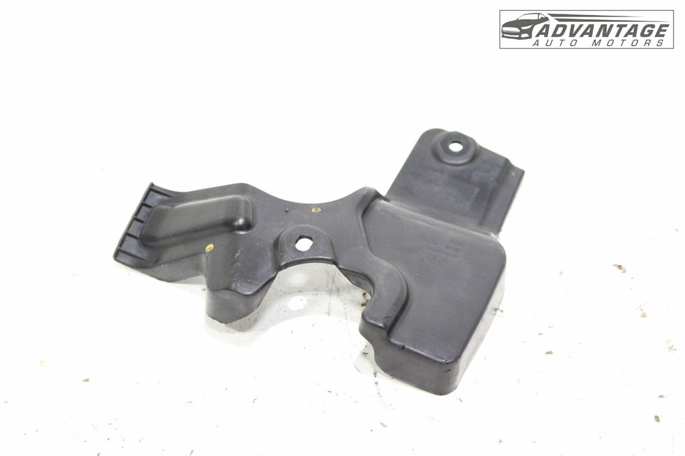 2018-2020 GENESIS G80 FRONT BUMPER LEFT SIDE COVER PANEL MOUNT BRACKET OEM