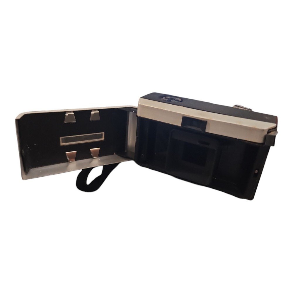Vintage Kodak 124 Instamatic Camera With Strap Untested