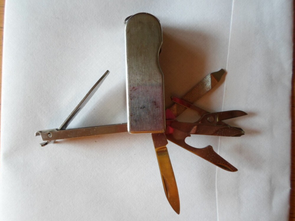 Manicure Set - Stainless Steel Blade & Handle