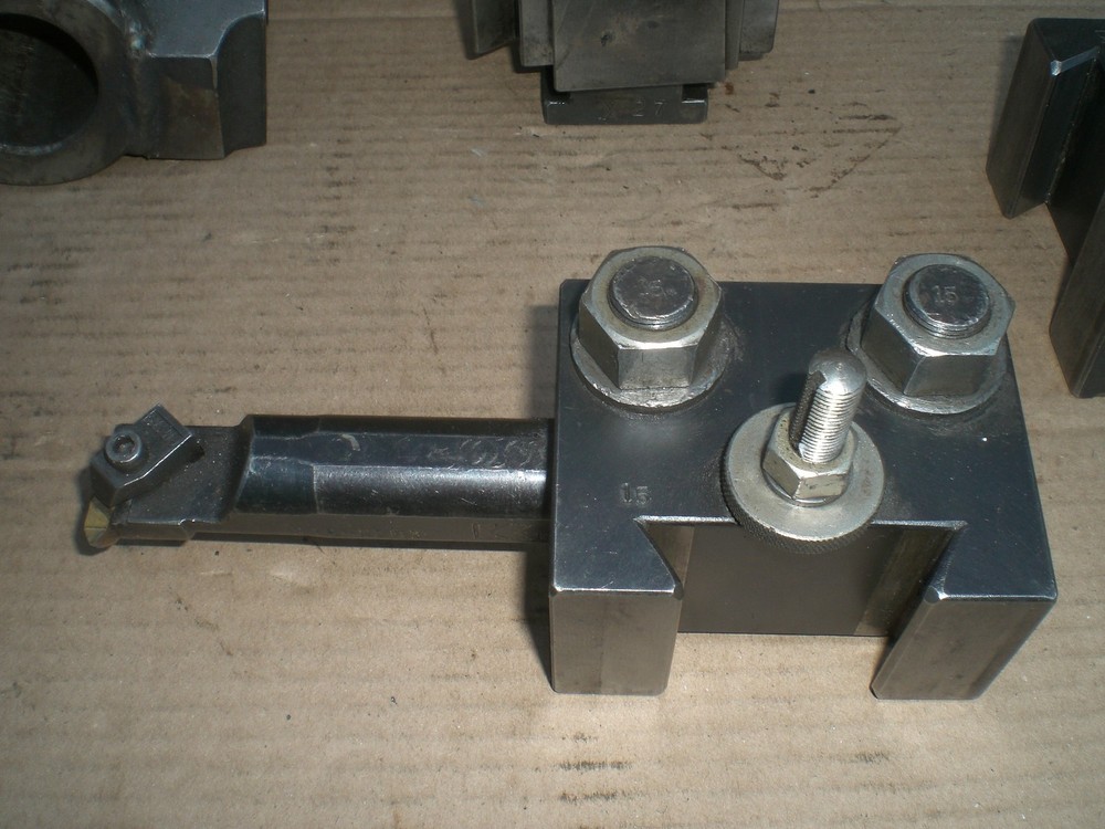 Genuine Aloris CXA tool post with 4 tool holders