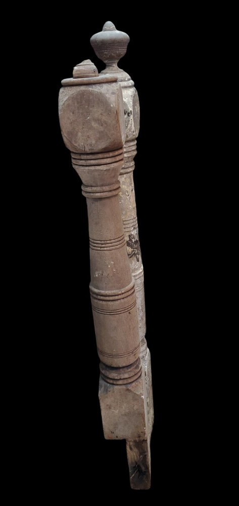 Pair Of Newel Posts *GAM0201
