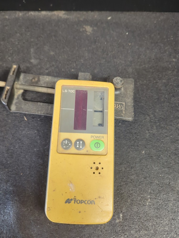 Topcon Laser Receiver LS-70C w/bracket - Power Tested