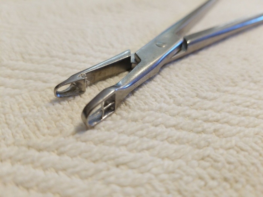 The Lawton Co. Forceps Angled MJ9