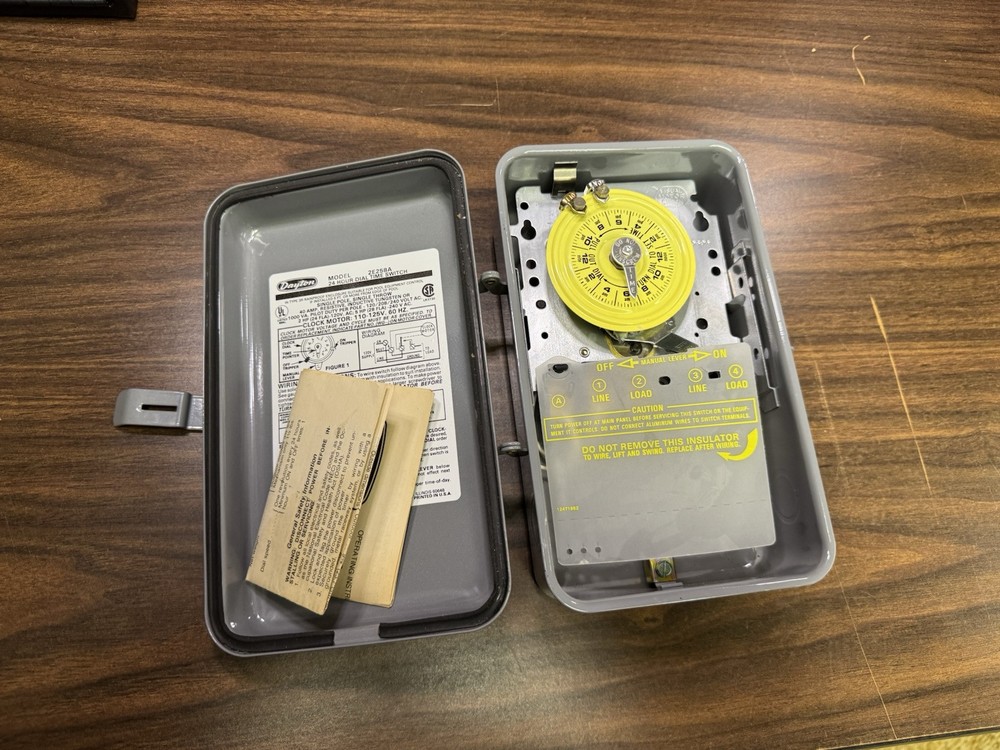 Dayton Time Switch Box Model 2E258A Electric Timer