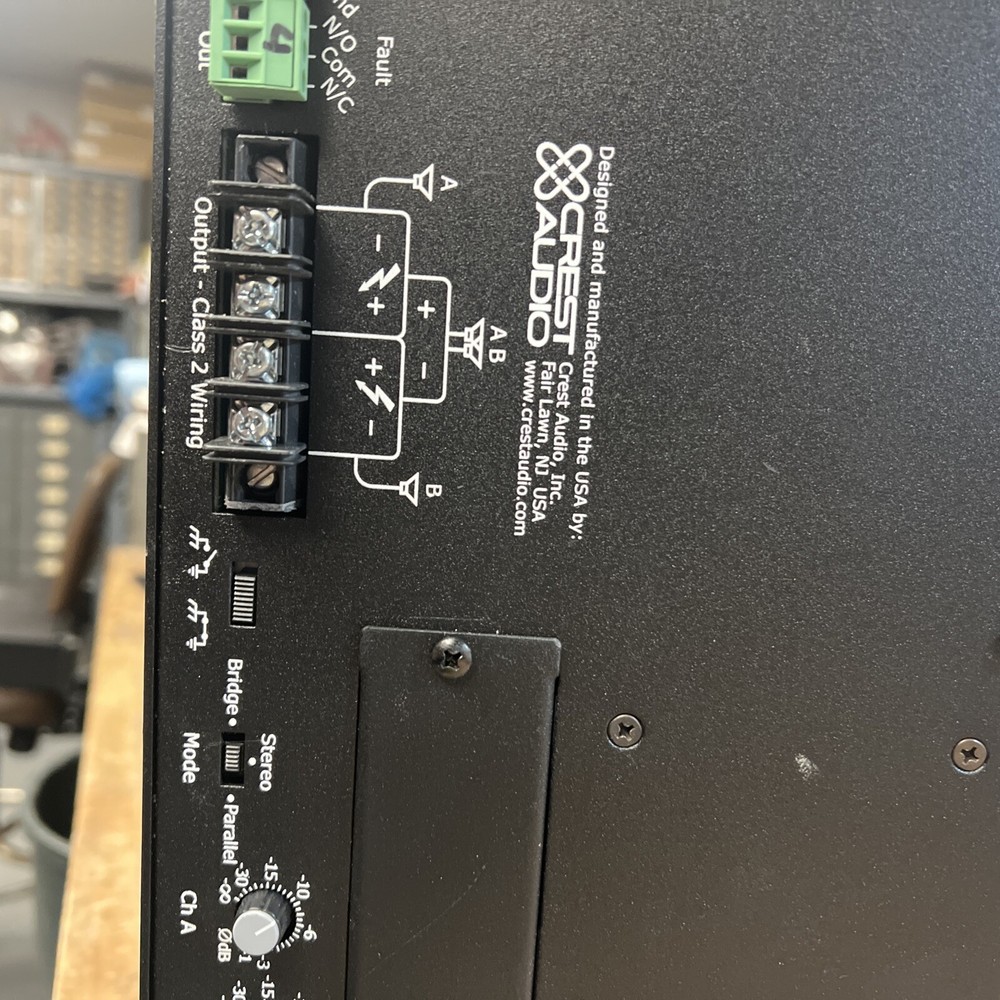 Crest Audio CKi 1600S Professional Installation Amplifier