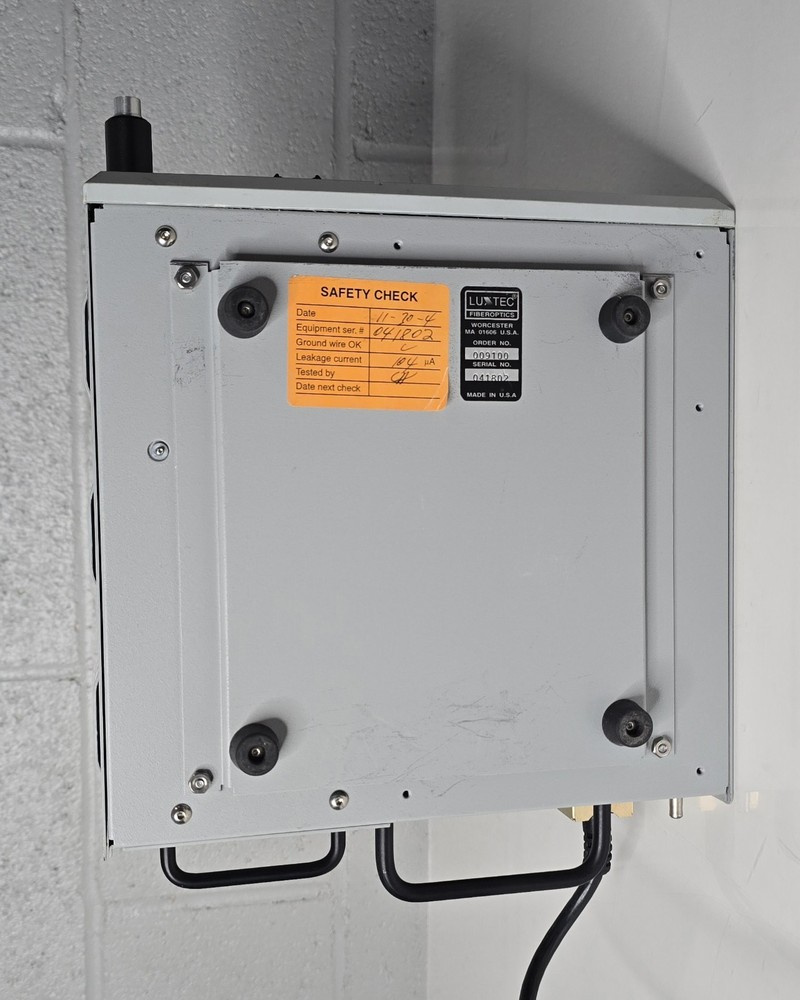 LUXTEC Model 9100 Xenon Light Source