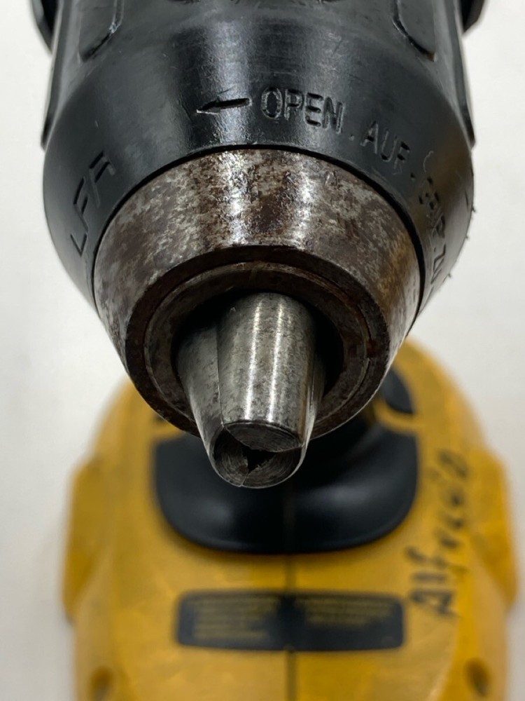 DEWALT 18V POWER TOOL SET (EL1107076)