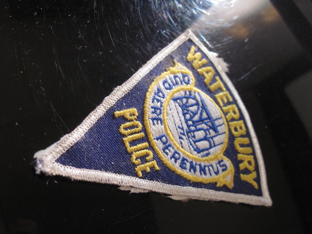 19??    Waterbury   Ct    Police    patch