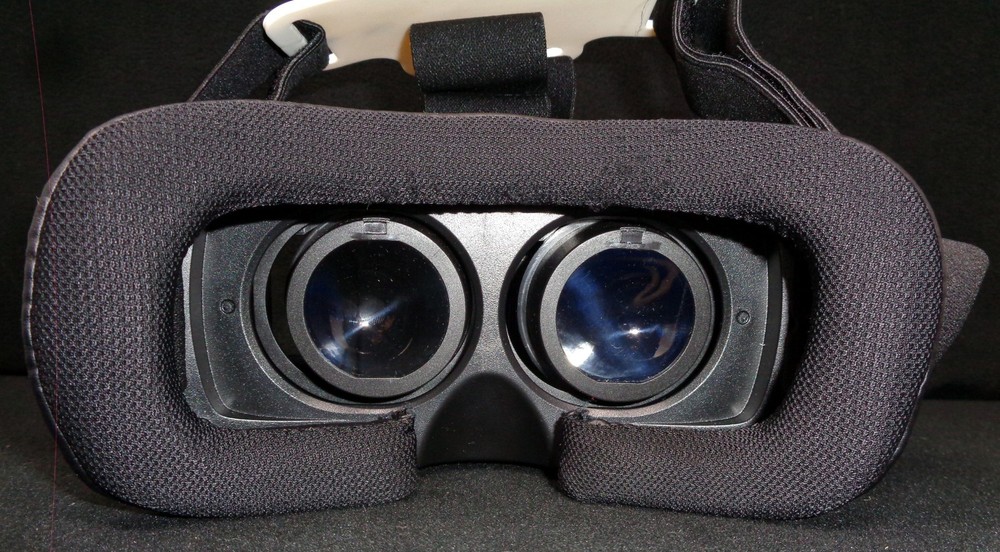 BNEXT VR Headset Virtual Reality Adjustable Glasses for Android or IPhone