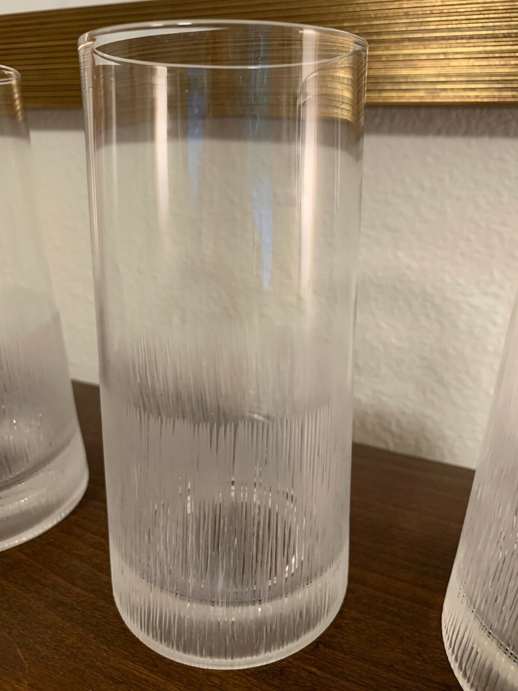SET OF 4 CLEAR DRINKING GLASSES WITH MODERN ETCHING ON BOTTOM HALF