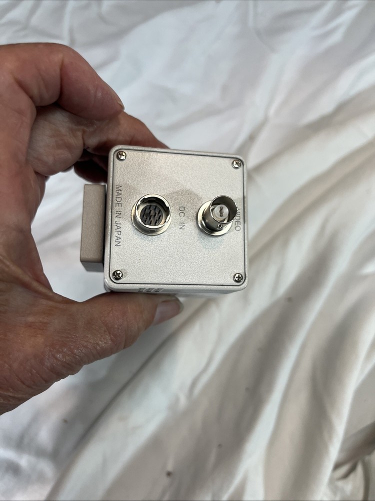 SENTECH STC-172 HIGH RESOLUTION CCD EIA MACHINE VISION CAMERA UNTESTED