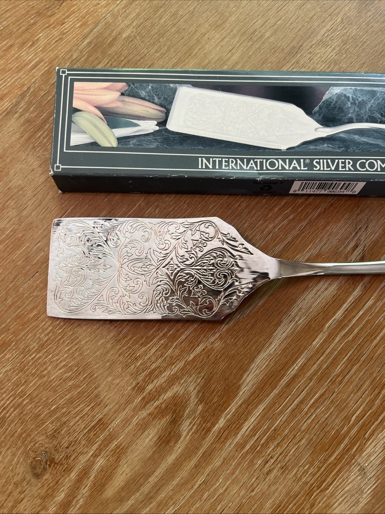 INTERNATIONAL SILVER ~ KINGS SILVERPLATE ~ LASAGNA SERVER ~ 11 1/2"