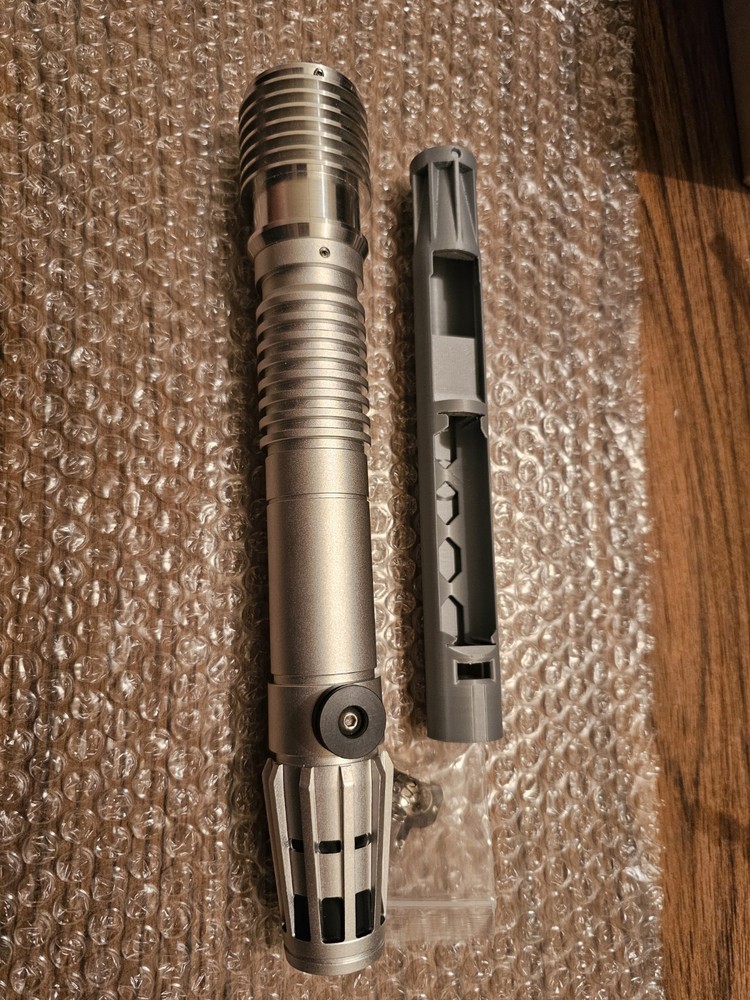 One Replicas Sspk Lightsaber Empty With Chassis