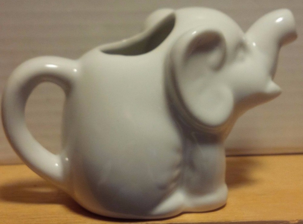 HIC PORCELAIN MINI ELEPHANT CREAMER 2 ounces