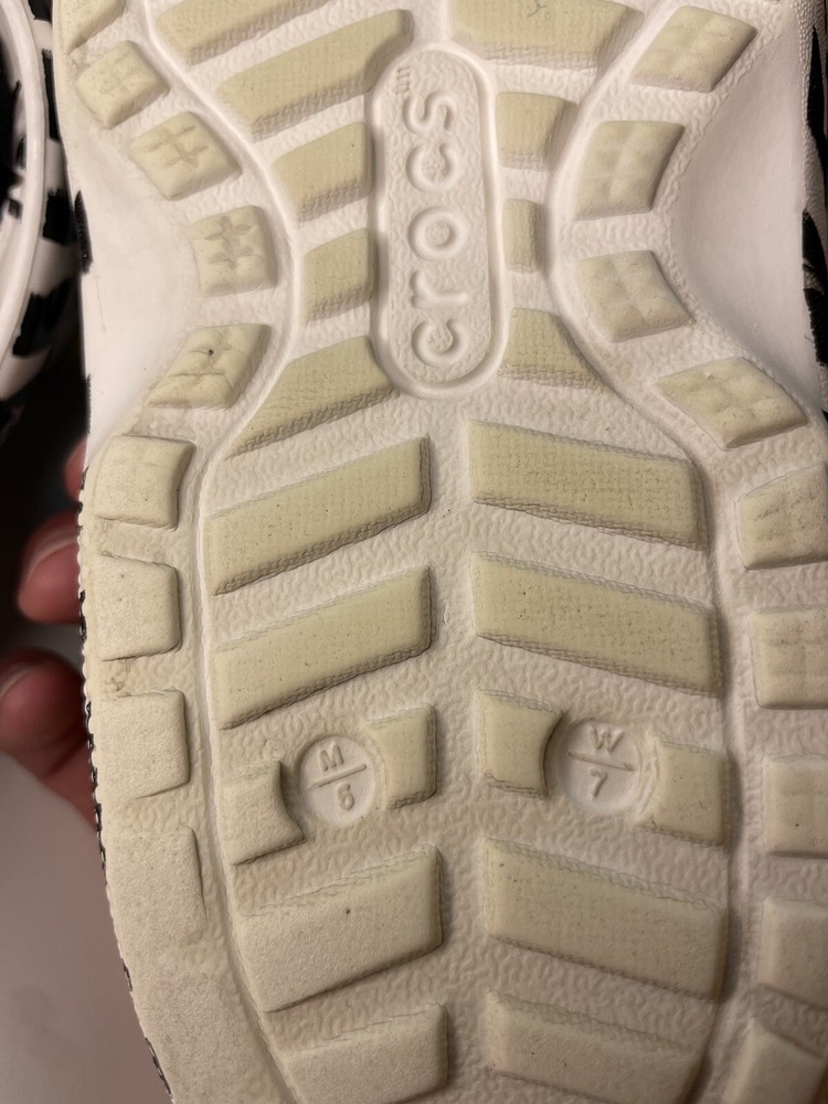 Crocs Classic Clog Zebra - - US men’s 6 woman’s 7