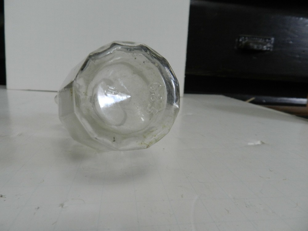 hws-D -- SMALL ANTIQUE BOTTLE 4 1/2" HIGH