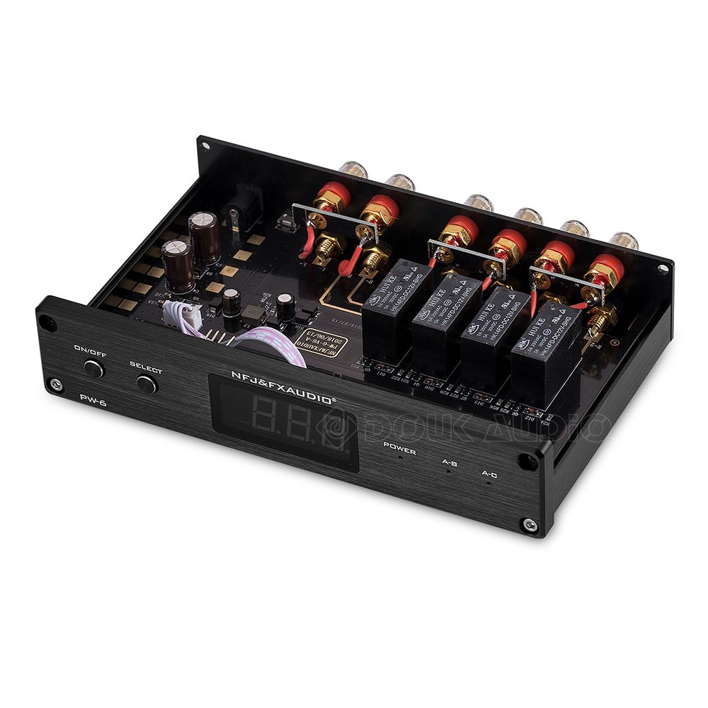 2-Way Stereo Audio Splitter/Switcher box A/B Amplifier/Speaker Selector Switch