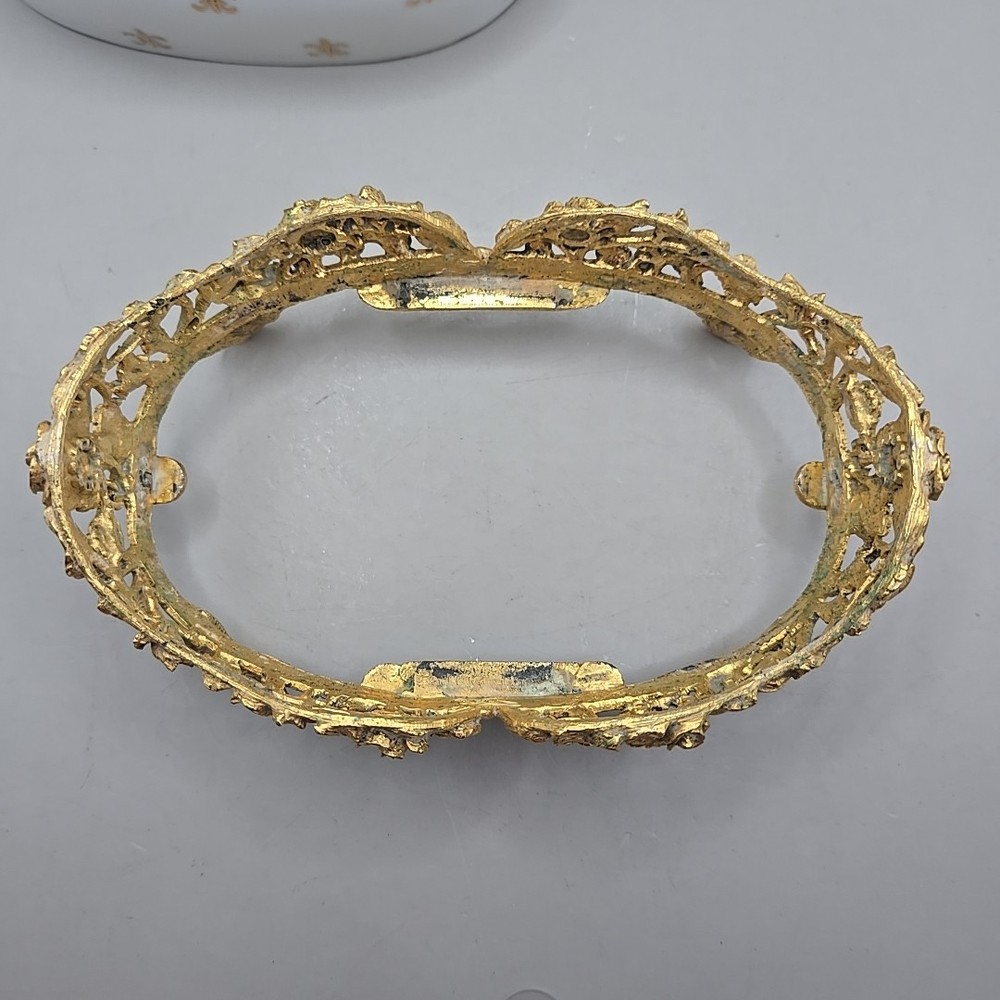 Matson Soap Dish Fleur-De-Lis Basin Floral Pattern Footed Base Gold Filigree