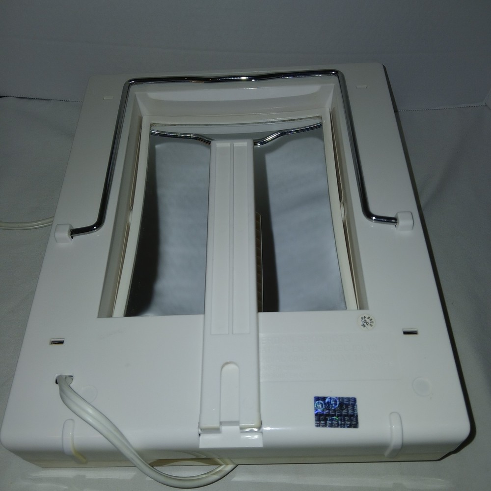 Vintage Jerdon JGL9W Tri Fold Two Sided Lighted Makeup Mirror 4 Lights Tested