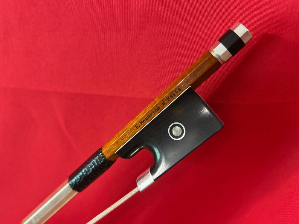 E. Henneton a Paris Pernambuco Violin Bow 4/4 Silver Mount-Sartory Model