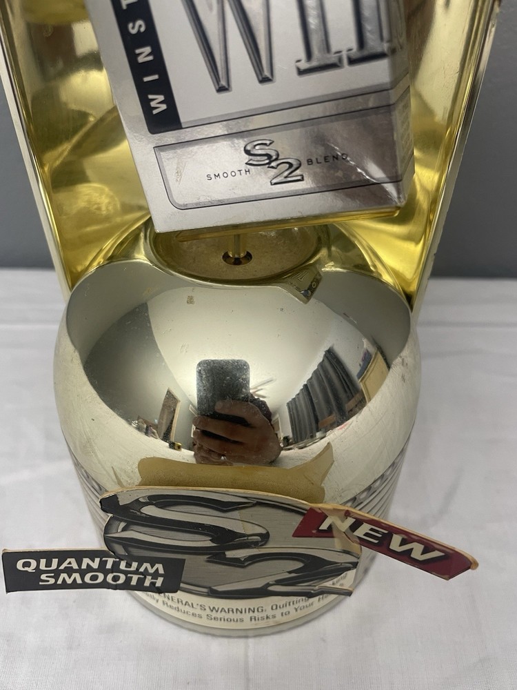 Winston Cigarette Quantum Smooth S2 Counter Display that SPINS