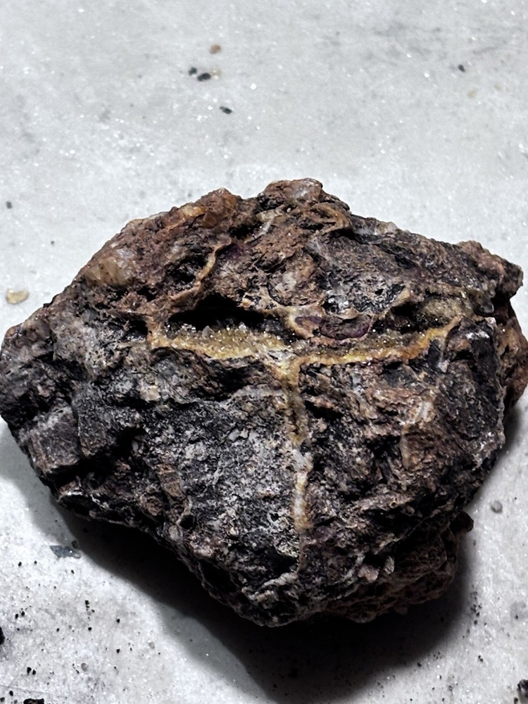 quartz low grade gold ore 706g