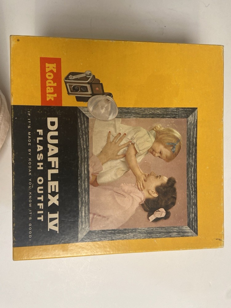 Kodak Duaflex IV Brown Flash Outfit Box Camera Set