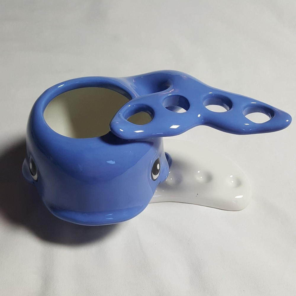Little Blue Whale-Themed Ceramic Toothbrush Holder & Mug Set With Handle