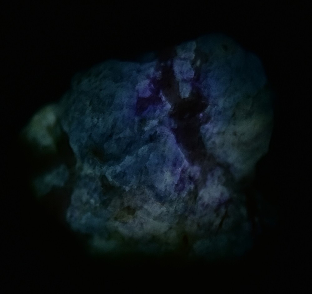 Natural Fluorescent Phosphorescent Color Change Hackmanite Specimen 41 Gram