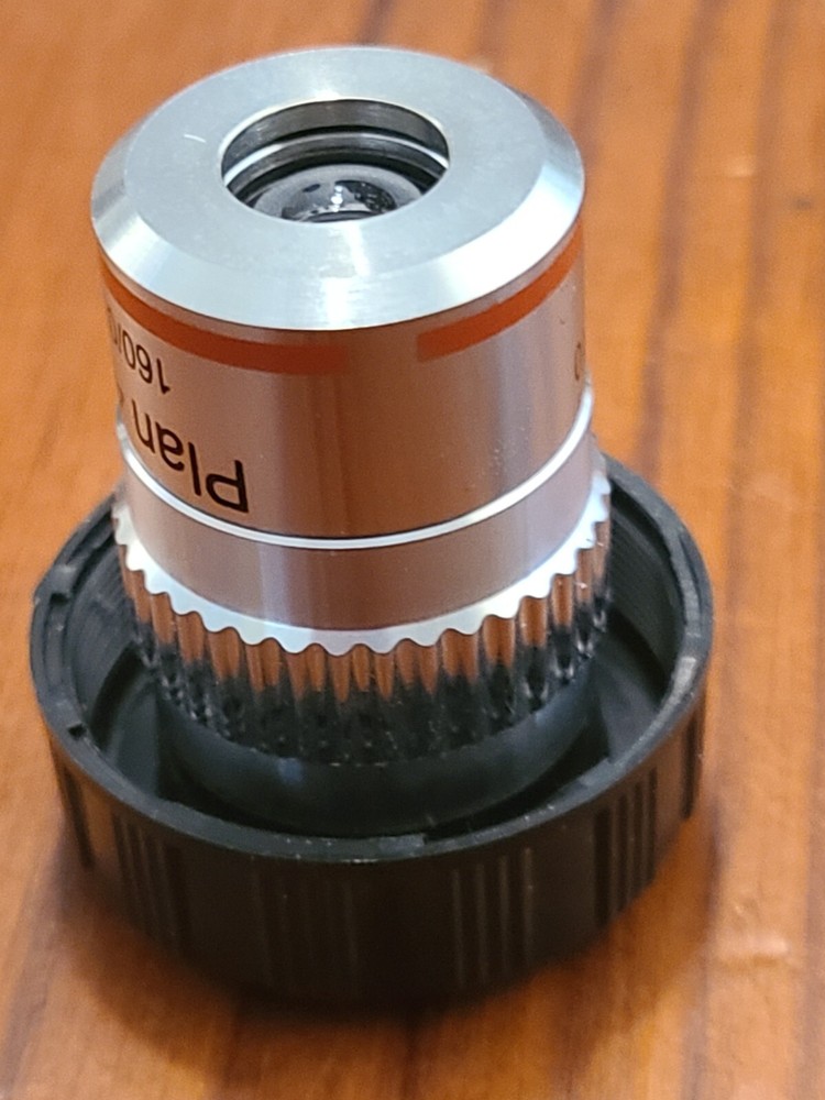 2 differ Leica Objective Microscope Lens Achro 4/.10 160/.17 and generic Plan 4x
