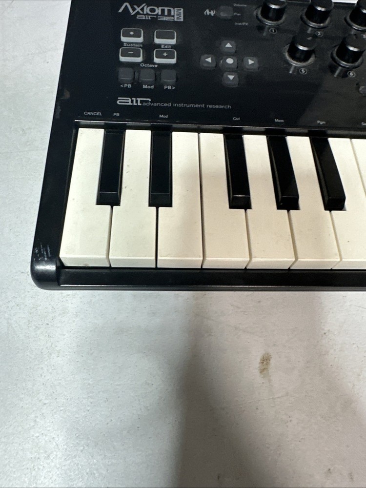 Axiom AIR Mini 32 USB MIDI Keyboard