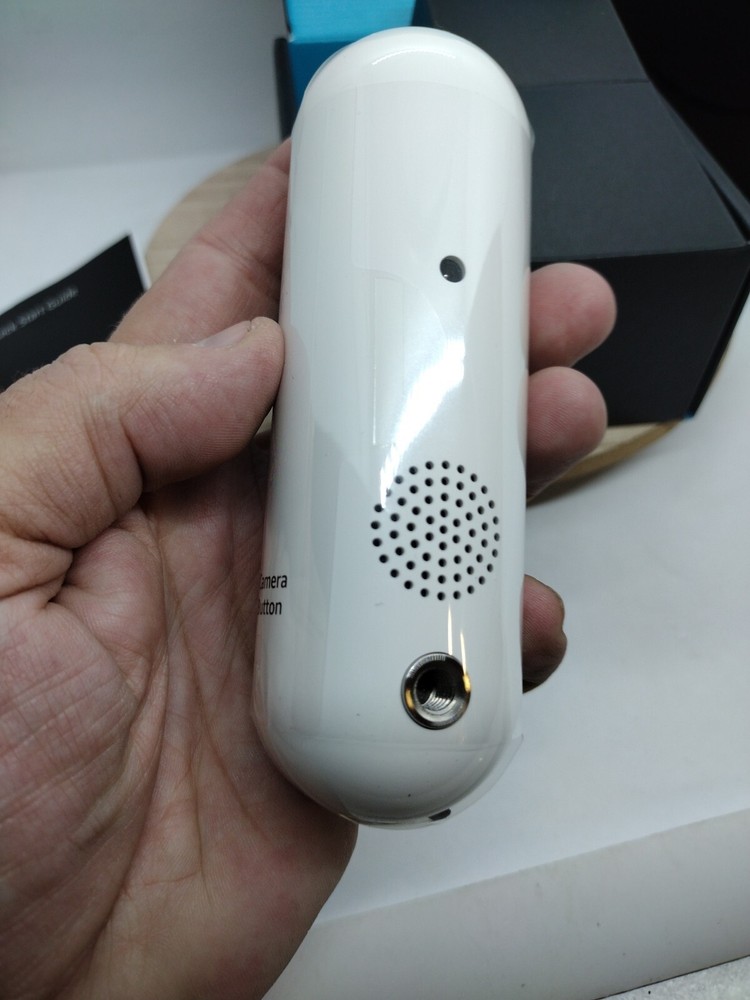 Amazon Echo Look PL67WR- Smart Desk Camera.