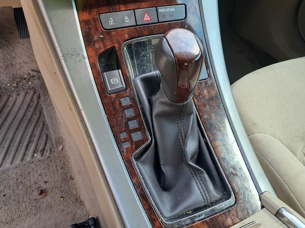 LACROSSE 2010 Glove Box 4790247