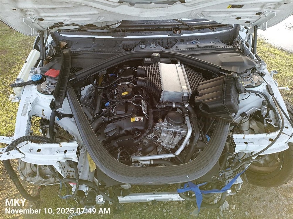 LEFT WHT ROCKER PANEL MOULDING OEM 2018 BMW M4 51 77 8 059 627