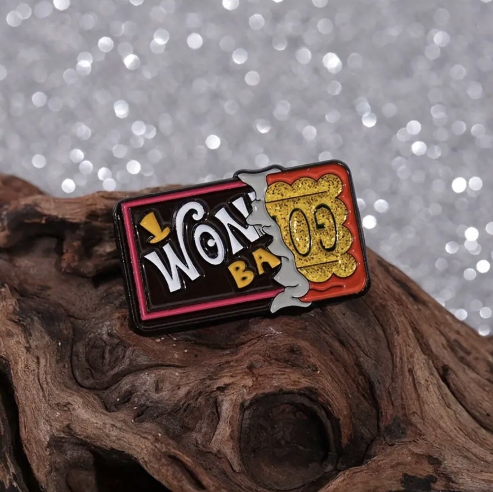 Willy Wonka Golden Ticket Chocolate Wonka Bar plastic  PIN