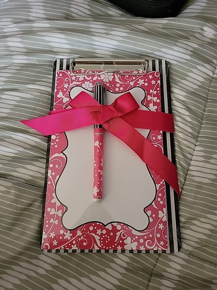 Black & White Striped Clipboard - With Pink and White Notepad & Pen B28
