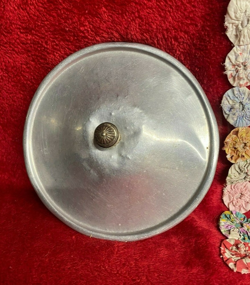 Vtg Aluminum Pan Lid with Neat Decorative Top Handle