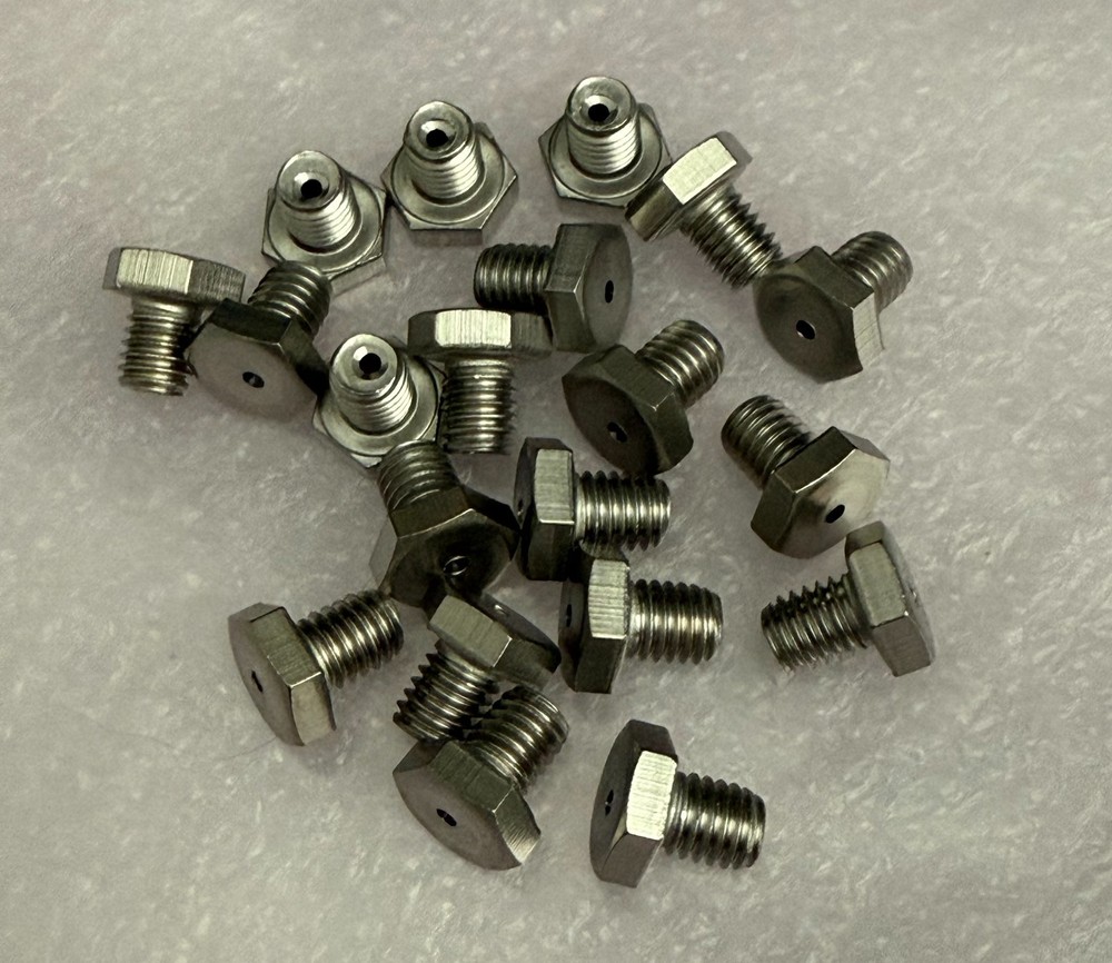 20ea Vented Screw 10-32x1/4" Hex Hd, SS
