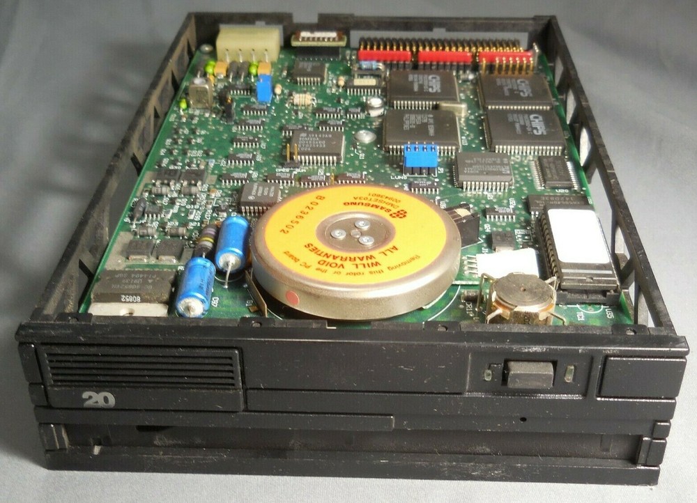 IOMEGA Beta 20ZA Optical Drive 5.25 SCSI 50-pin B Black Untested