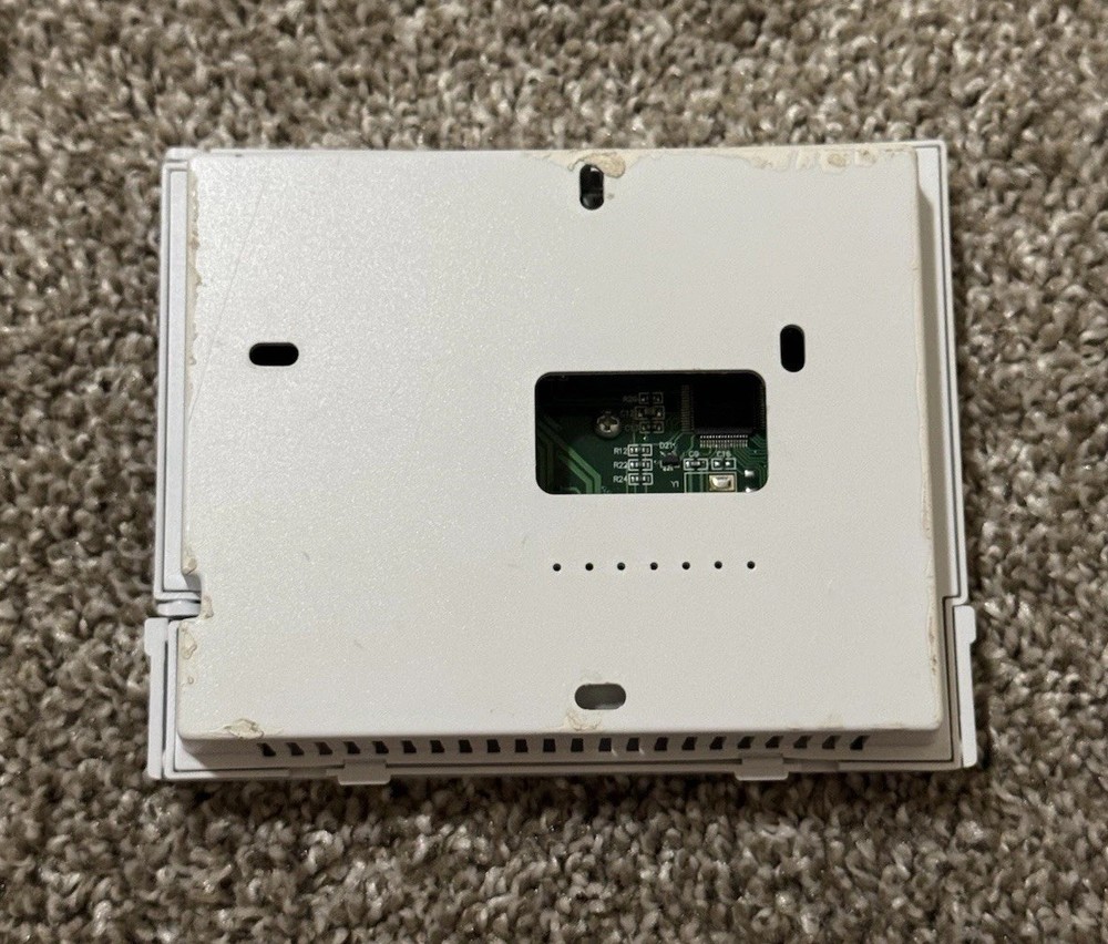 Goodman Non-Programmable Digital Thermostat Model TSTATG1100-2 Tested Working