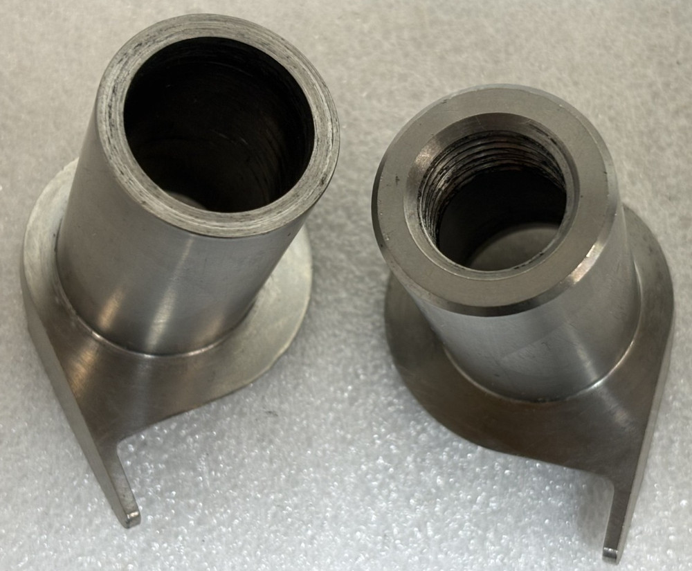 YOSHIMURA / KIT SUZUKI TIETANIUM FRONT END AXLE SLEEVES ONE THROUGH ONE THREADED