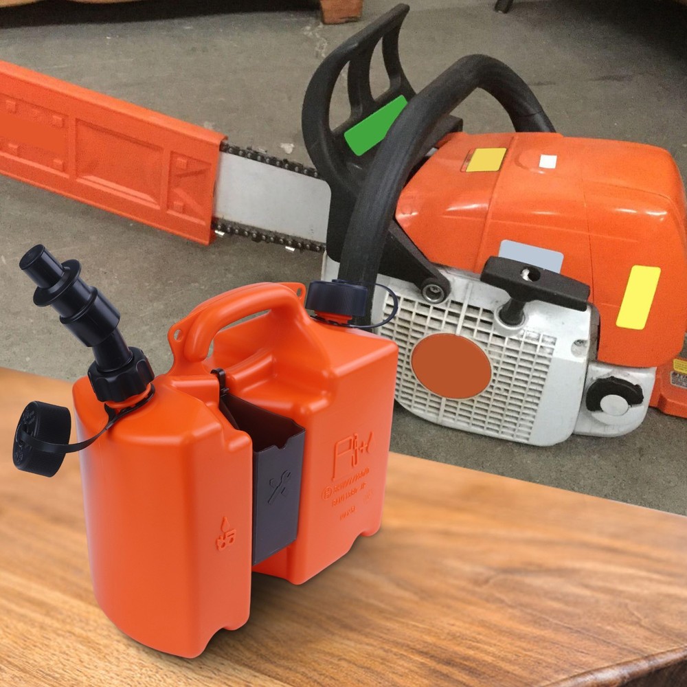 Practical 5L Oil Combi Can With Integrated Tool Carriers For Chainsaw Users